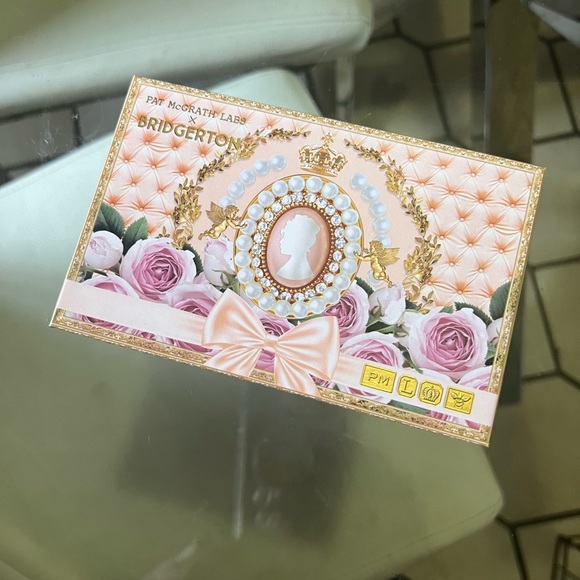 Pat, McGrath labs BRIDGERTON - Picture 4 of 5